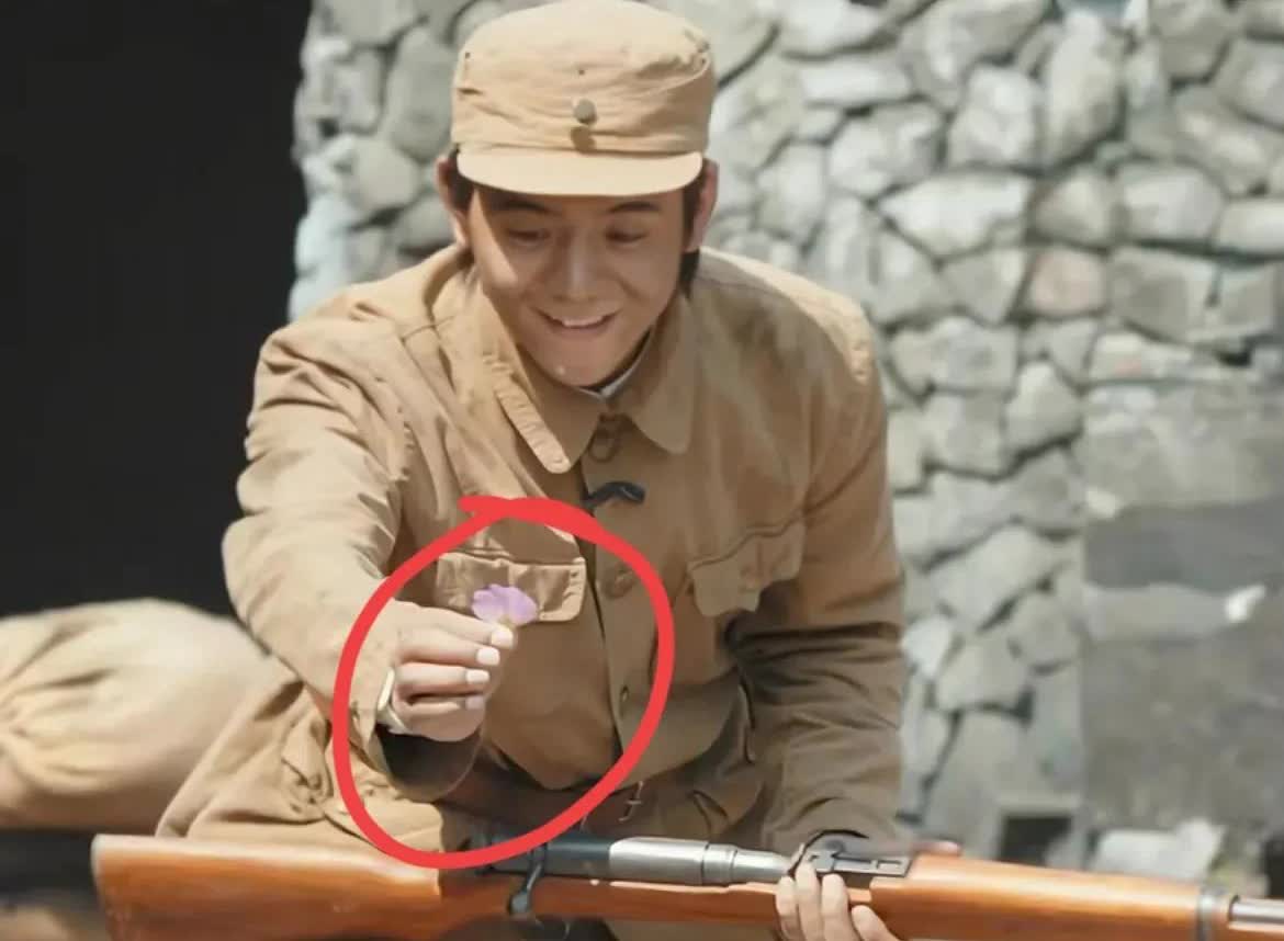 真的！无限超越班没有丁真我不看，
我真被丁真逗笑了，笑点全在他身上。
一群人