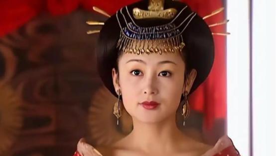 一天，太平公主的贴身丫鬟有几个肚子大了，经常呕吐，出现了明显的妊娠迹象，武则天察