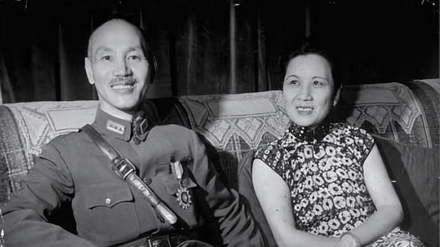 1965年，周总理将一女子秘密送往台湾，蒋介石亲自到机场迎接