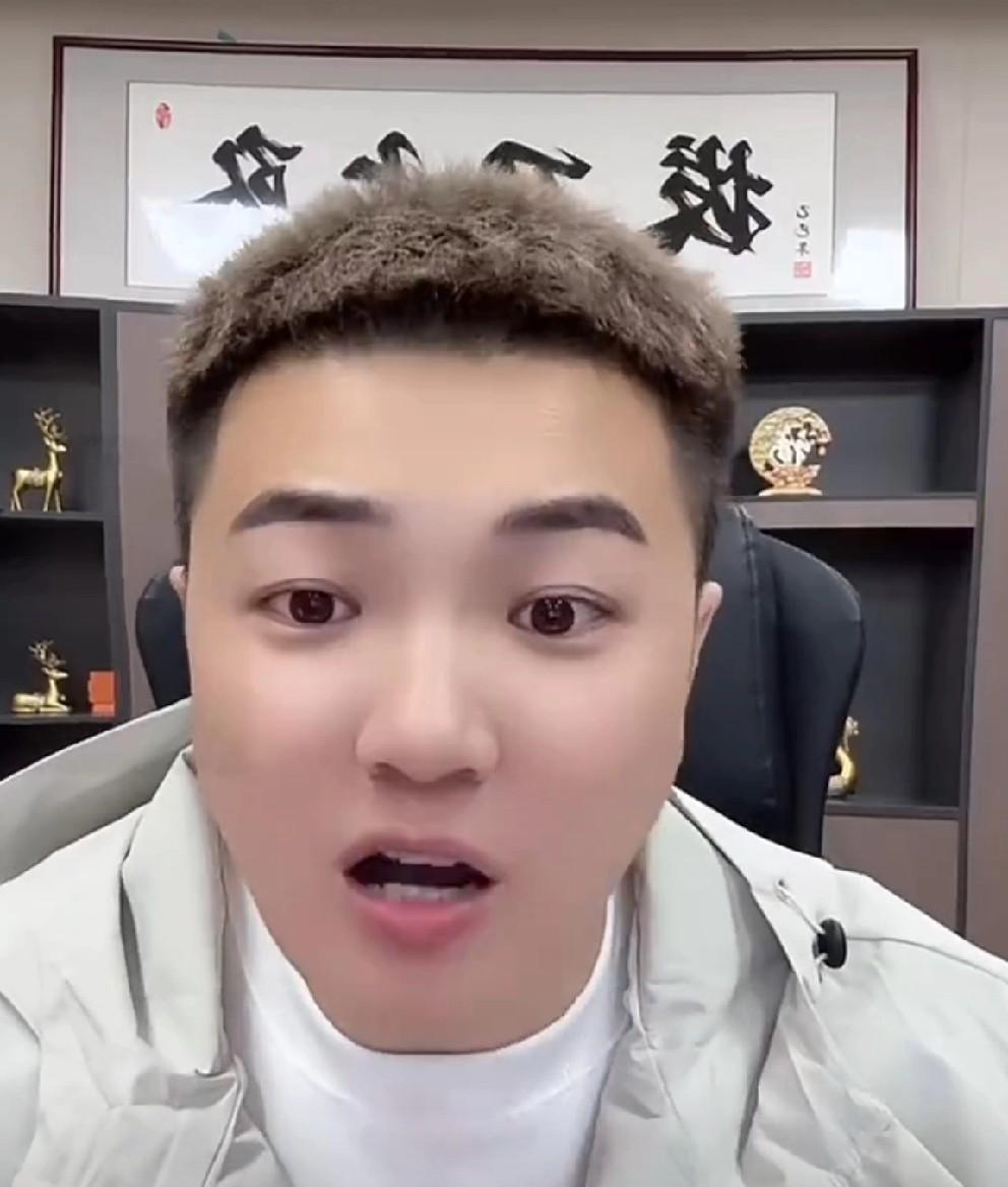阿宇喊话网红最近低调点，辛巴和老葛接到了通知！
         驴家阿宇说赵梦