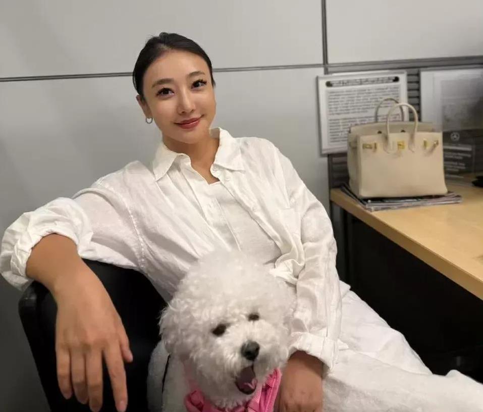 越闹越大！姜尘发文力挺“天价耳环”女演员，直言“富家女被全网霸凌” 遭集体炮轰