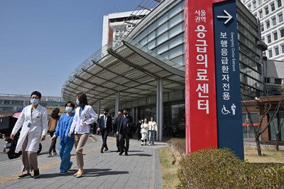 韩国医生 “辞职潮” 风波绵延一年，副部长朴敏守 13 日促医疗界重归谈判桌