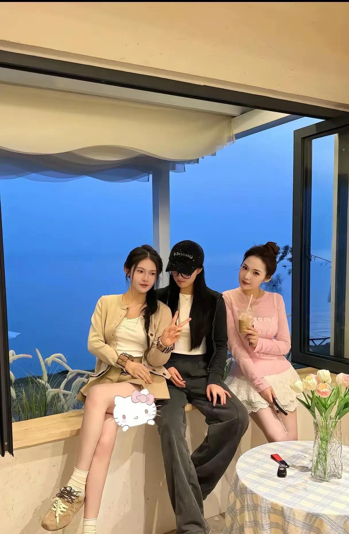 小杨嫂出来了！一觉睡醒就刷到了小杨嫂，这波“回忆杀”属实猝不及防。还是记忆里美美