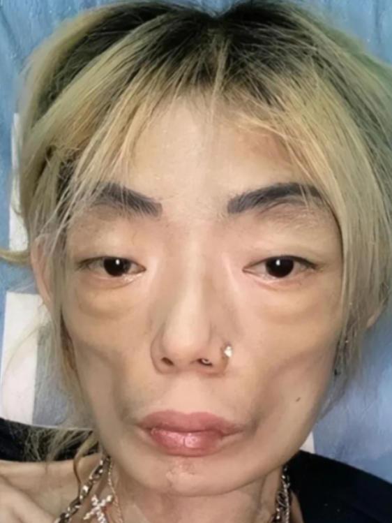 2000年，伍智恒嫁给了“永安百货太子爷”郭永淳。8年婚姻，让伍智恒做了10次肠