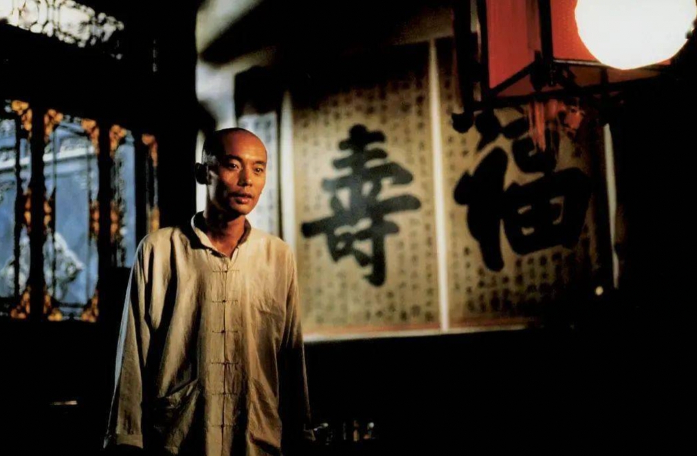“《活着》里的福贵那么惨，他为什么从来没想过自杀？”

这实际是个假问题，因为福