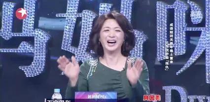 在最新一期节目现场，那位出口成章、妙语连珠的“成语姐”再度登场，目标清晰——直指