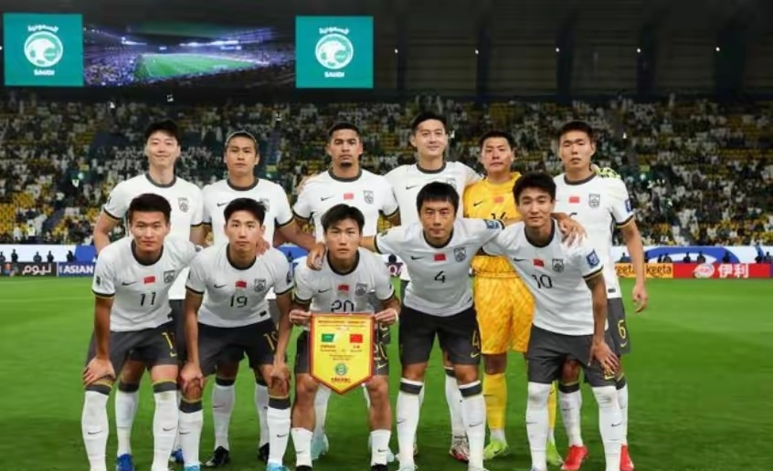 北京时间3月21日凌晨2时15分，中国男足在亚洲区世预赛18强赛中客场挑战沙特阿