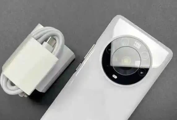 荣耀X60GT内置6300mAh青海湖电池，在满电状态，可连续游戏8小时、视频播