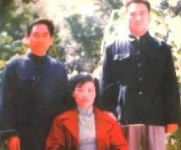 1986年，山东一女子自封“女皇帝”，竟然还密谋着要进京登基，后来被联防队员一锅