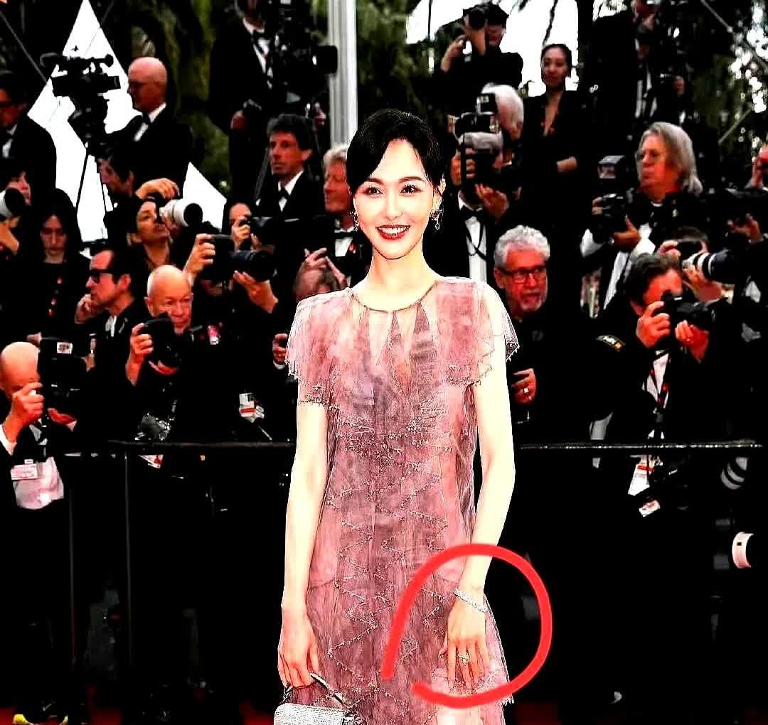 罗晋啊罗晋

你说你呀，娶谁不好

现在好了，你老婆唐嫣又出大事了

