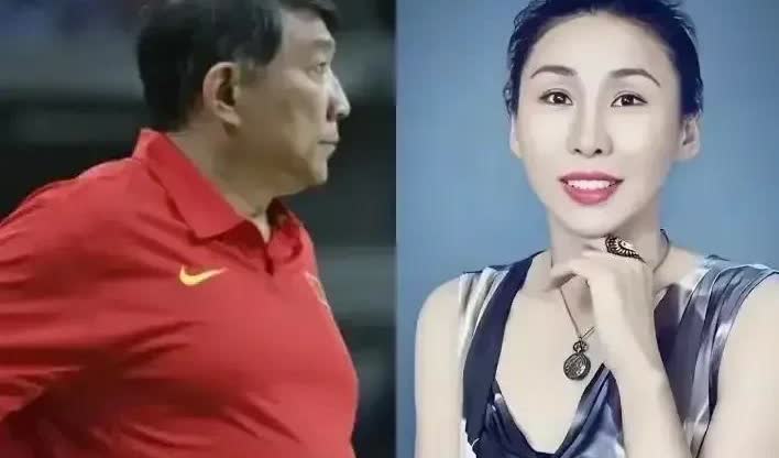 中国女篮下任教练非苗立杰莫属。虽然宫指导没有主动下课，但我觉得这是迟早的事。因为
