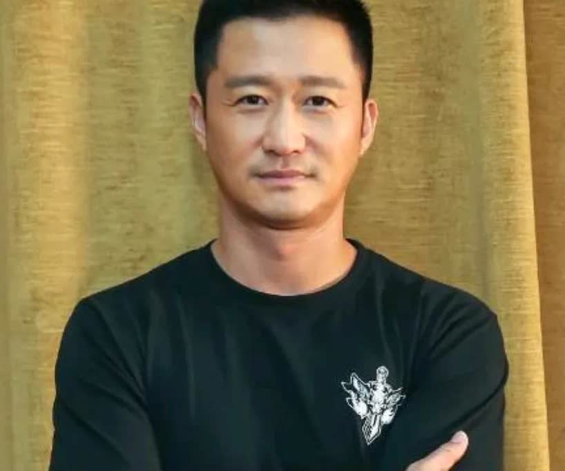 最近好多人黑吴京，弱弱的问一句，吴京是不是得罪谁了[笑哭][笑哭][笑哭]