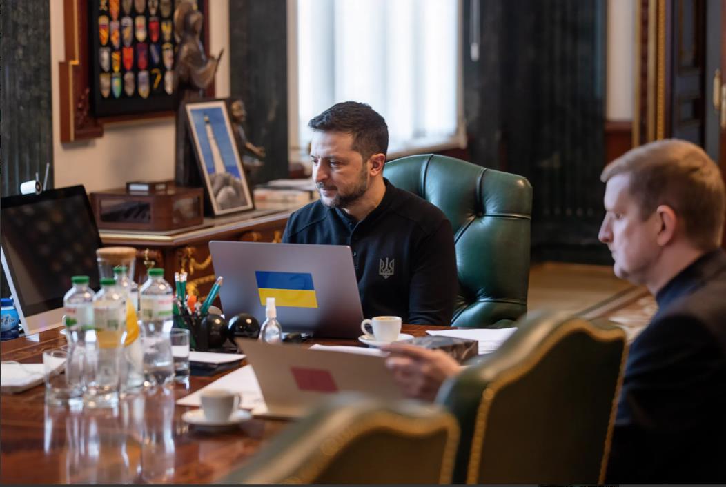 泽连斯基强硬了
为了鼓舞士气，泽连斯基发表视频讲话，他透露已经和芬兰总统、英国首