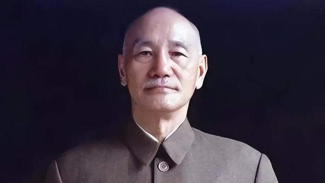 蒋介石为什么斗不过毛主席？张学良晚年炮轰：不用人才，爱用奴才