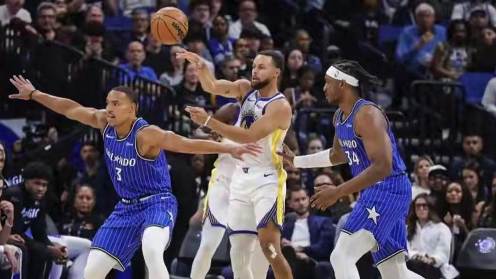 湖人大胜逼近前3，勇士爆冷，杨瀚森创新高