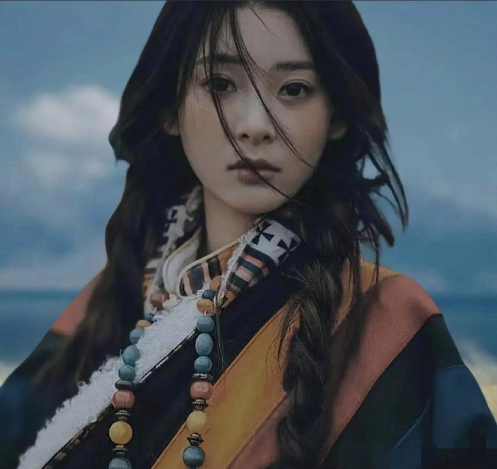 村里有个烈性子媳妇，被家暴后在饭菜里混了老鼠药、农药。丈夫察觉味道不对，她一句 