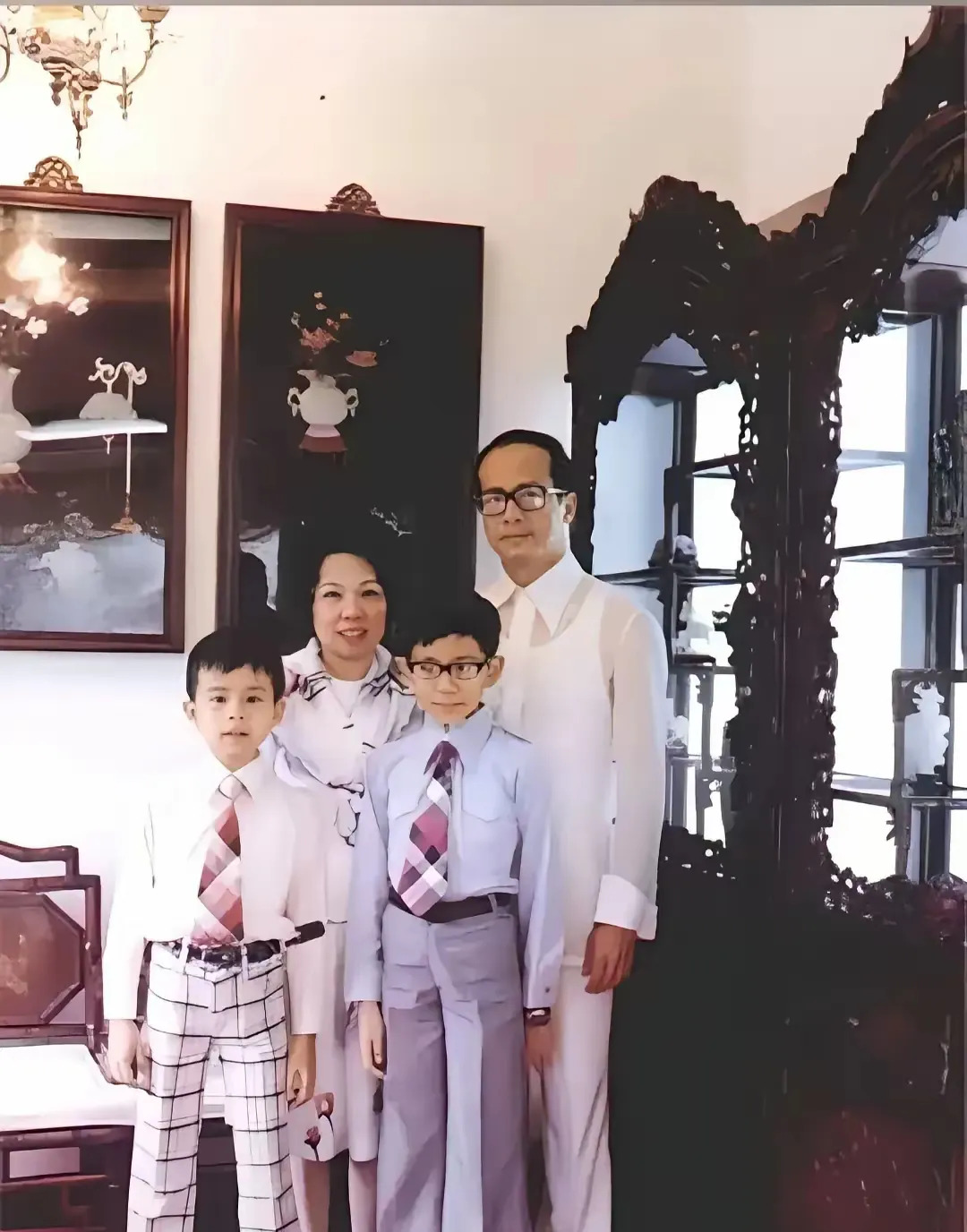 李泽钜被指责危难时出卖国家











简直不敢相信！李泽钜和他的智囊