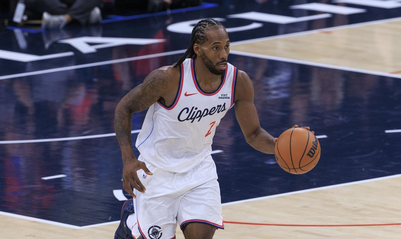 莱昂纳德受伤，主教练竟然不知道具体情况！
快船当家球星莱昂纳德在上场比赛中遭遇了