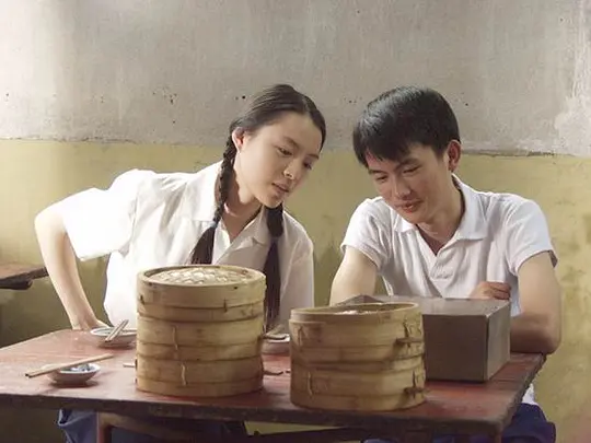    我看得国产电影不多，《孔雀》这部我很喜欢，尤其最后的那一幕，一家人去动物园