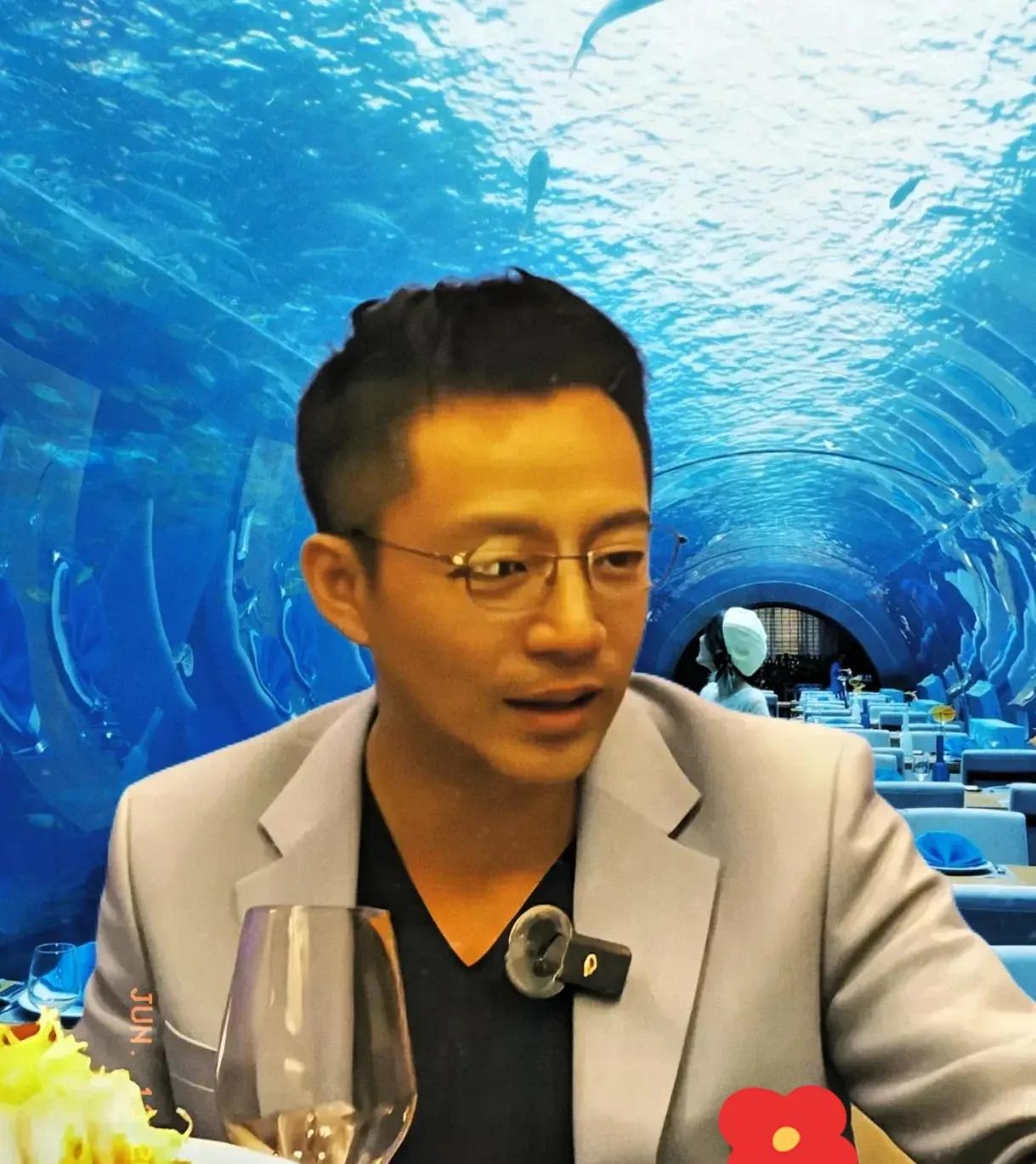 汪小菲直播间被问世纪难题！
“大S和马筱梅谁更重要？”
他当场破防！
“和大S的