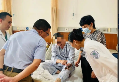 这医院火了！”7月15日，浙江义乌，男子因胸闷到医院检查，他认为结果出来时医生都