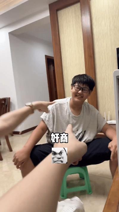 小龙同学被牢弟做局笑疯全网！这波反转绝了  
刷到赵老师的视频直接拍大腿！  