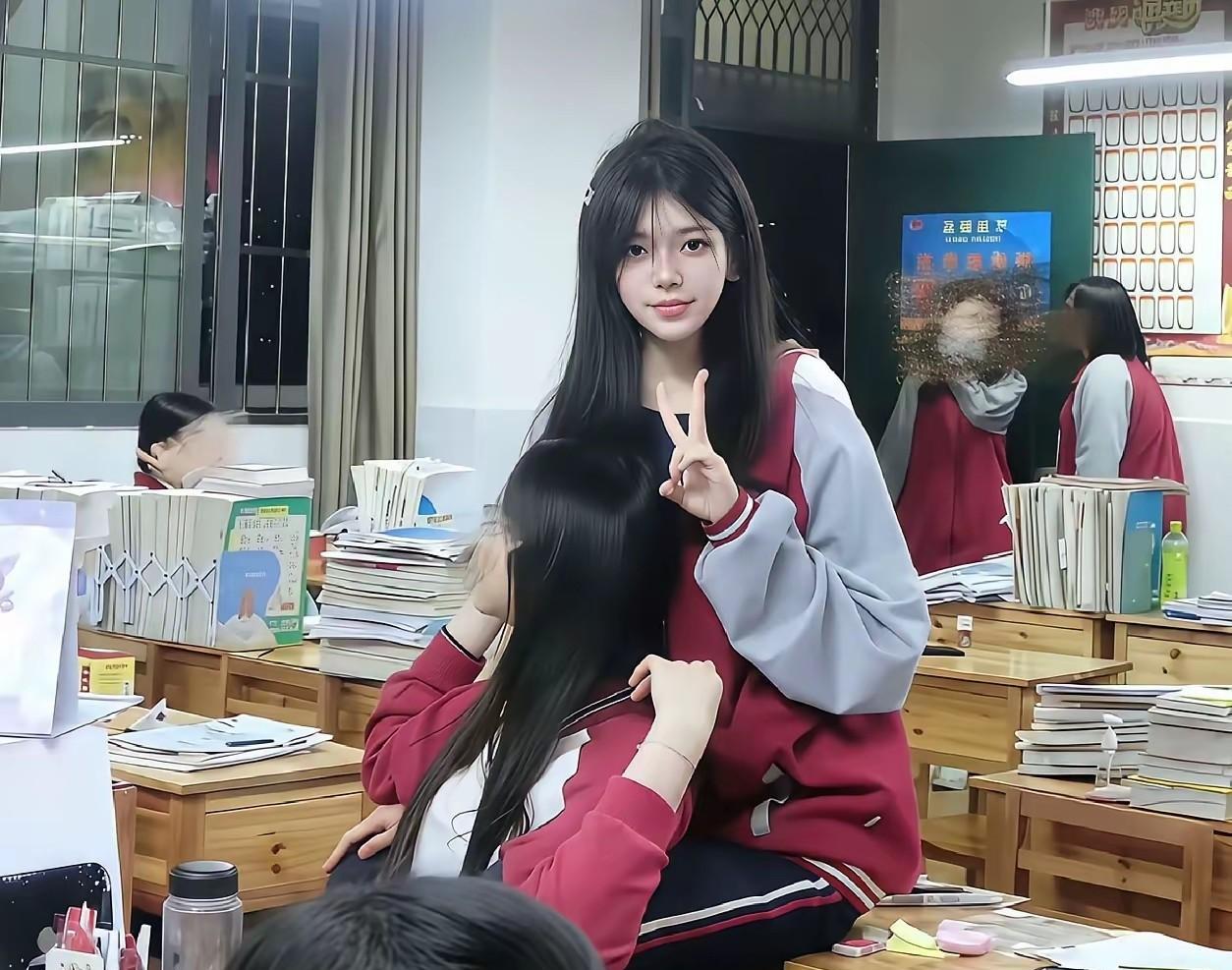 这么高的颜值，这么漂亮的美女，长大之后能不能成为电影明星？我感觉如果不去当明星，