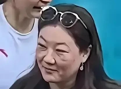 岁月催人老  美人迟暮











我的天哪！这真的是同一个人吗？想当