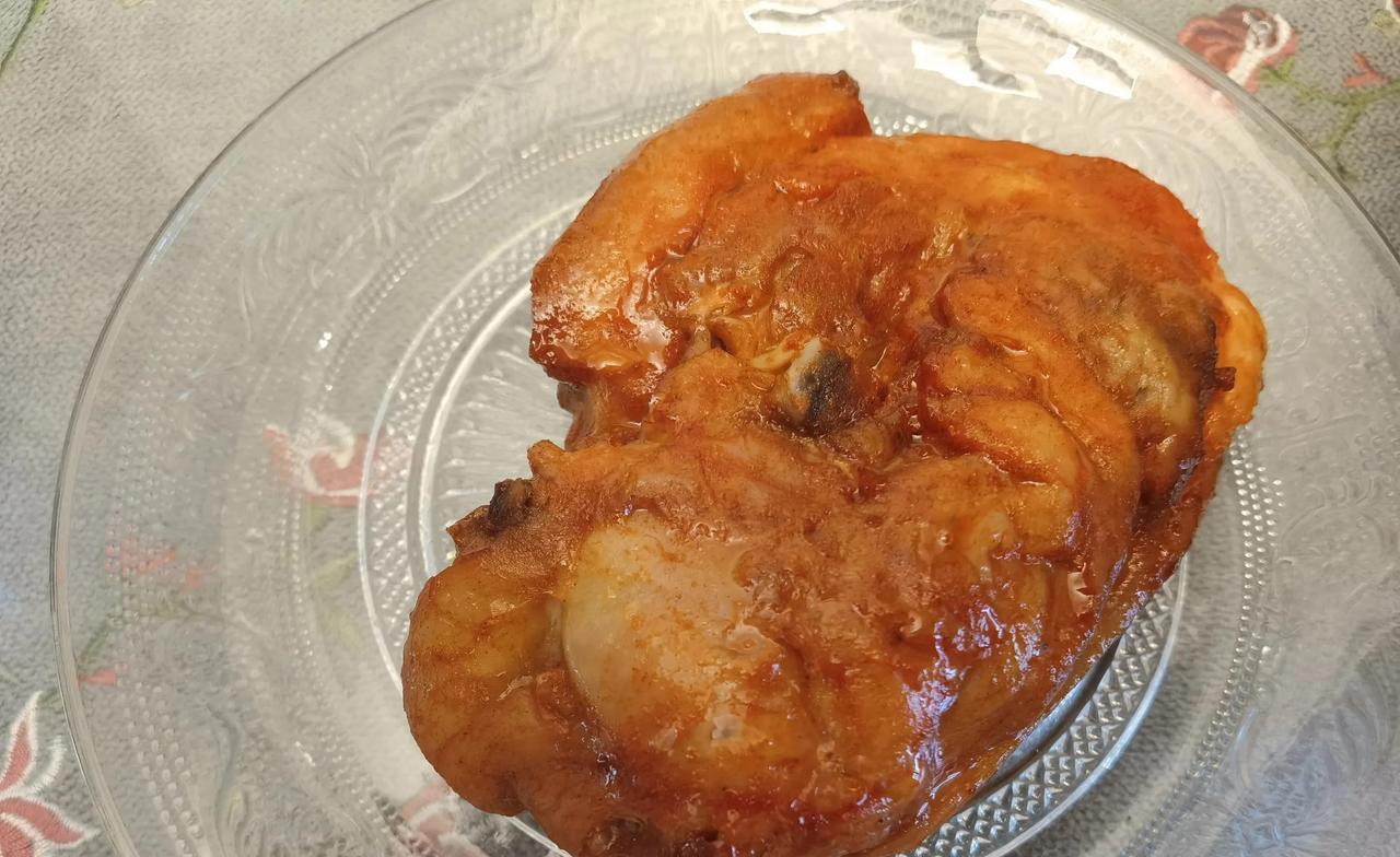 零失败的烤鸡腿肉，女儿大爱。
第一步，当然是买鸡腿，手枪腿。
第二步，鸡腿脱骨，