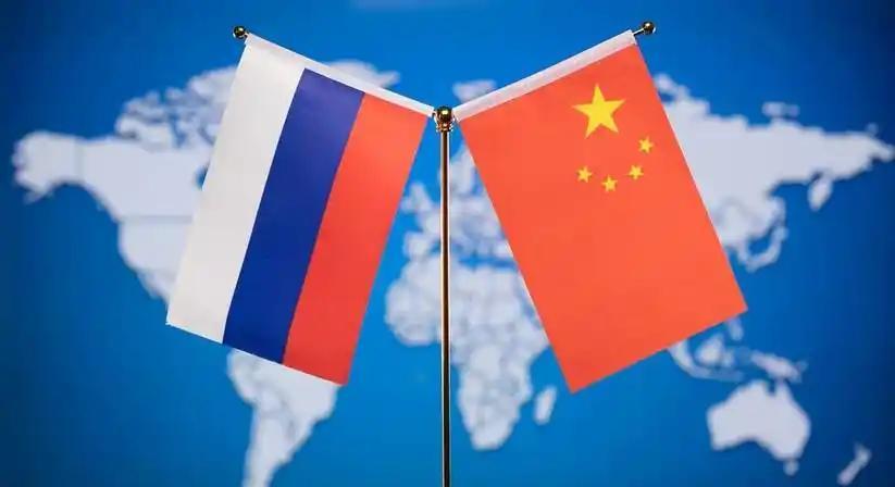 俄罗斯如果投美反中，就等于自己作死，俄罗斯大动脉被中国拿捏得死死的。经济上，中国