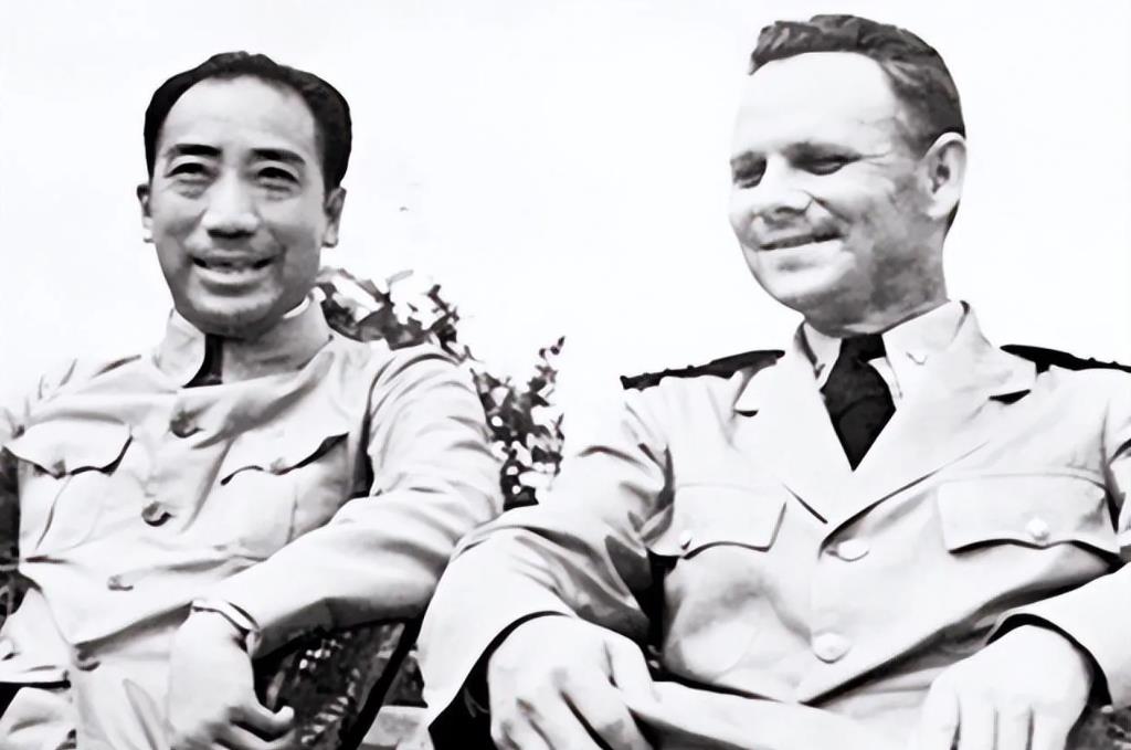 1946年3月17号，南京岱山上一架飞机突然坠毁，大火烧了一夜，地上只剩一堆黑乎