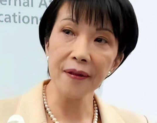 果然不出所料：美国驻日大使发声，非常激动地“感谢中国”。

这声 “感谢” 听得