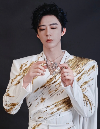 听刘宇宁哽咽着讲妈妈的故事，说“我就是她最大的保险”…这份孝顺和担当，比任何回应