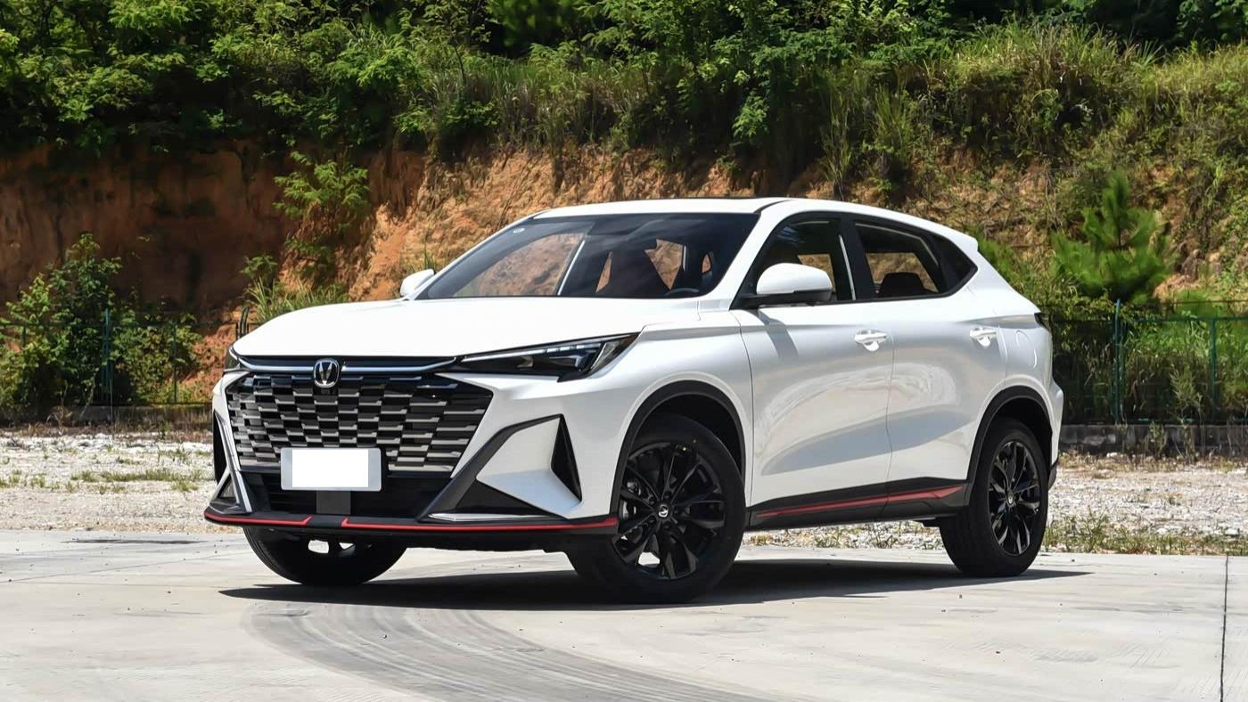 长安全新SUV上市，限时5.99万起售，年轻动感外观，配1.5T新蓝鲸