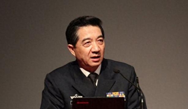 张召忠：美国就算不发展，中国20年也追不上，中美差距有那么大吗？10年前，张召忠