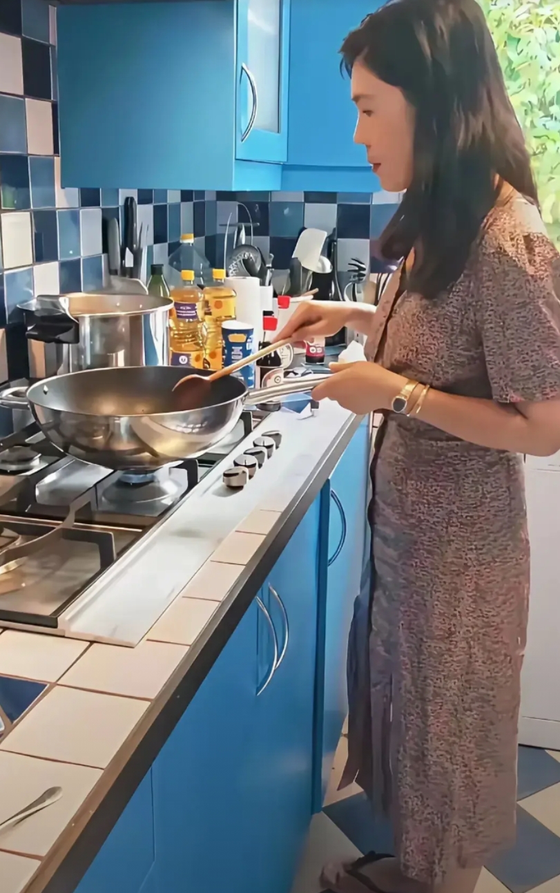 本想炫耀，结果被自己给捶了