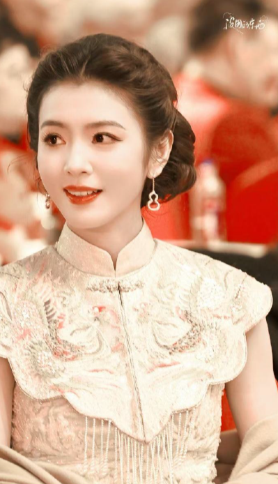 李云霄诠释的燕子娘好特别！不是娇柔的水乡女子，而是伺机而动的侠女，这种复杂的女性