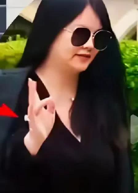 李湘这是吃了什么？好家伙！目测没有200也有180斤，绝对不止官方给的150斤…