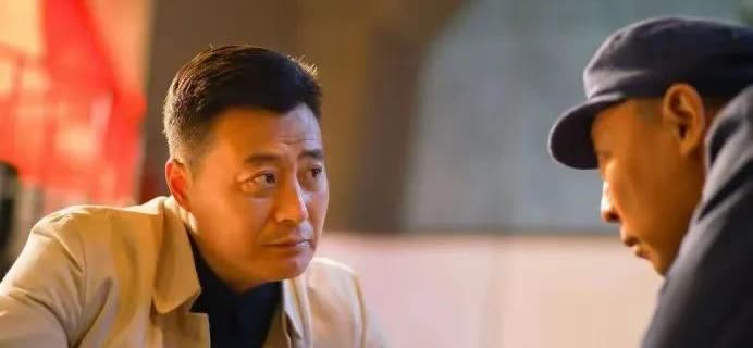 演员任程伟：26岁娶上戏同学，成名后不弃患难妻，一双女儿很幸福