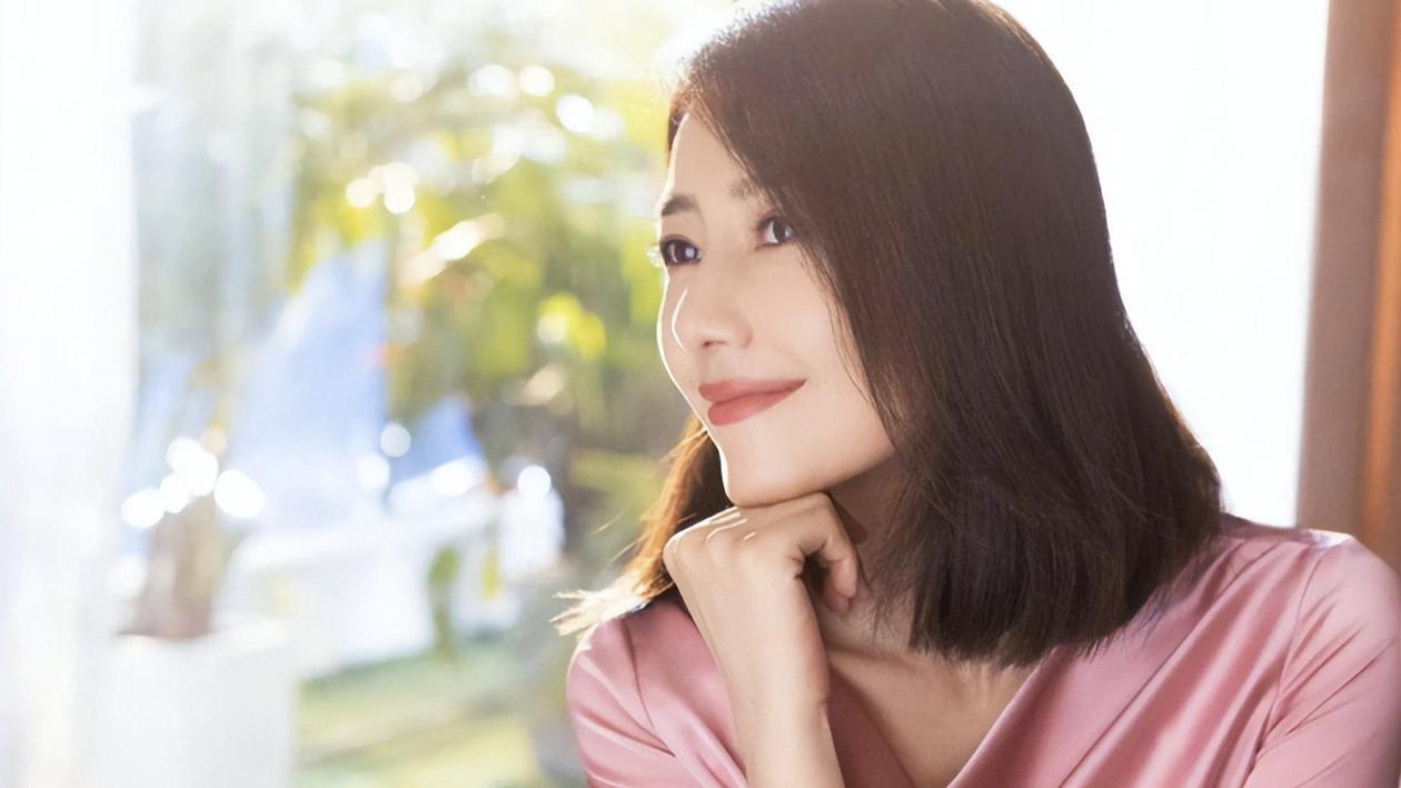 十二年空窗期的逆袭：于小伟与圈外妻子的双赢人生