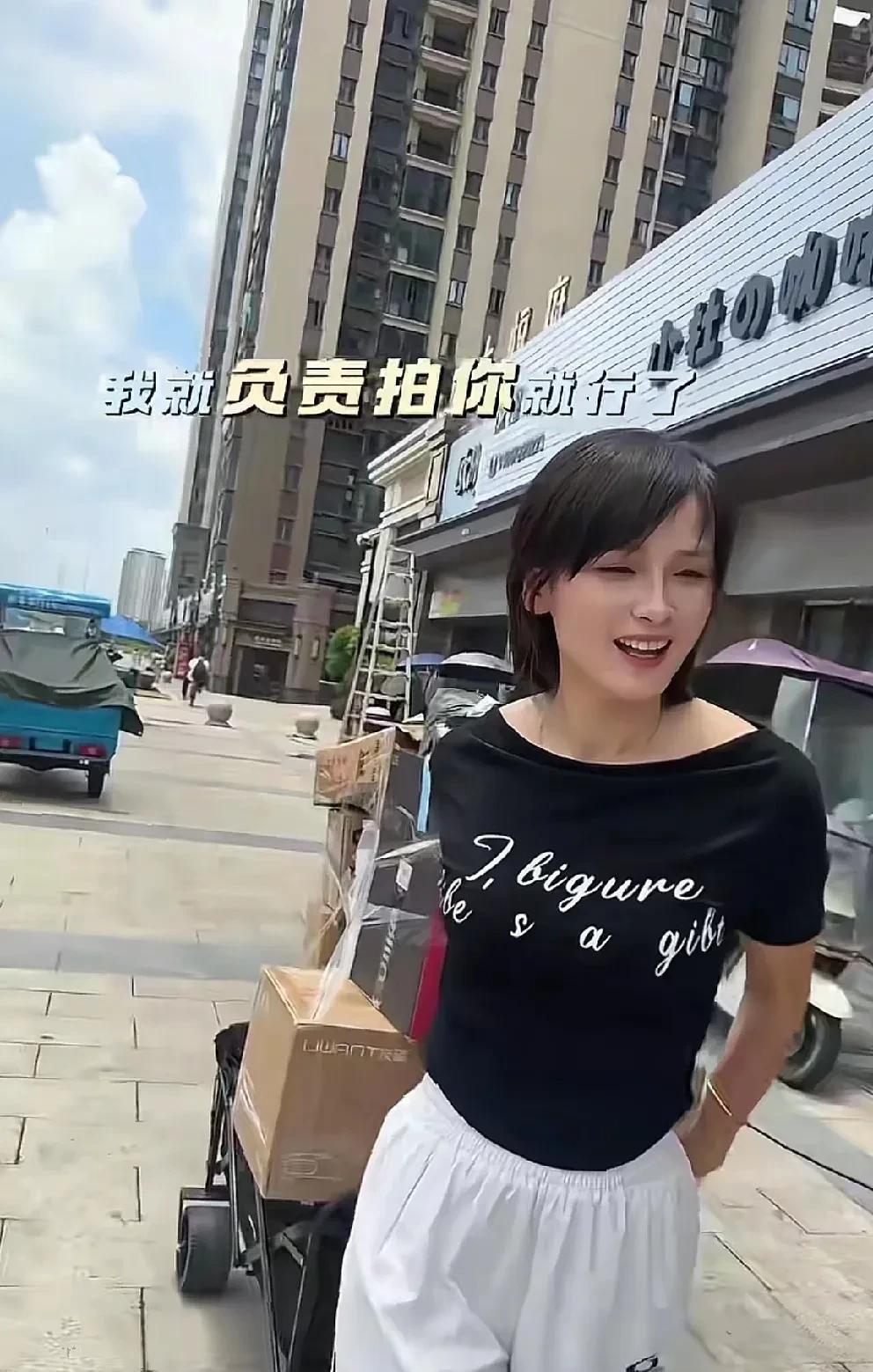 瑾汐的选品仓库，经过全家人的共同奋战，已经差不多弄好了。不得不说，浙江人能干呢，