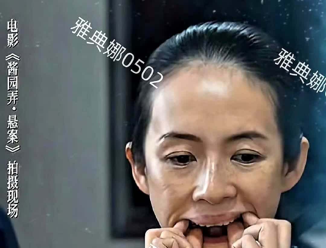 章子怡拍戏真的太拼了！

为了演好詹周氏这个角色，她完全不在乎形象，专门往脸