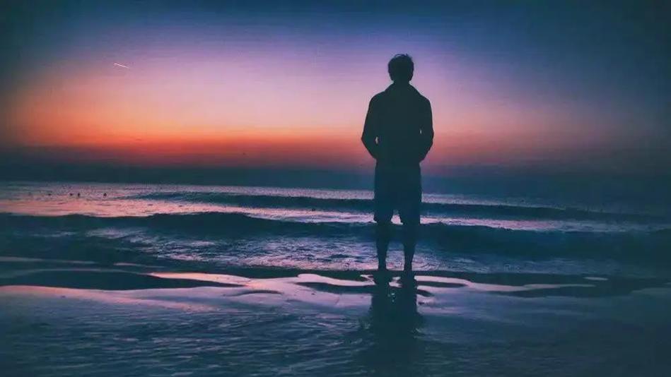 北大博士赴美20年，母亲重病离世也不回，内情曝光，他却只说7个字