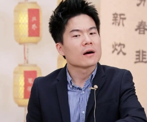 董宇辉直播间：深夜的文化盛宴

董宇辉直播间为何总能吸引二十多万人蹲守到凌晨三点