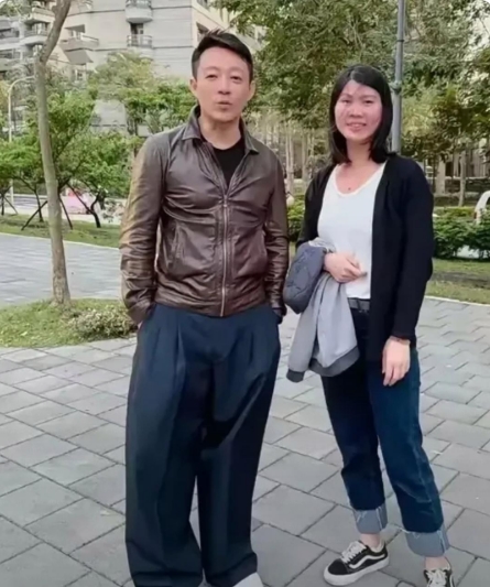 这种条约，连李鸿章都得忌惮三分，不敢轻易落笔啊！想想那局势的紧张，他的纠结，真不