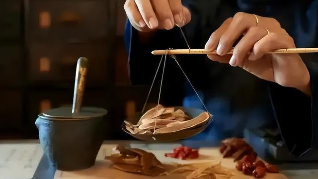 海南怪医黄海涛，一服中药救人无数，诊所叫停后患者却联名上诉！
