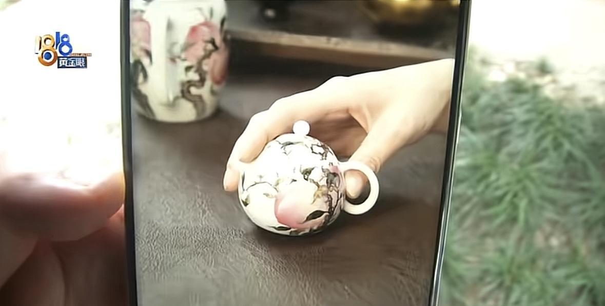 浙江杭州，女子花1800买了套茶具，收到货后觉得不喜欢，就把茶具退了回去，谁知，