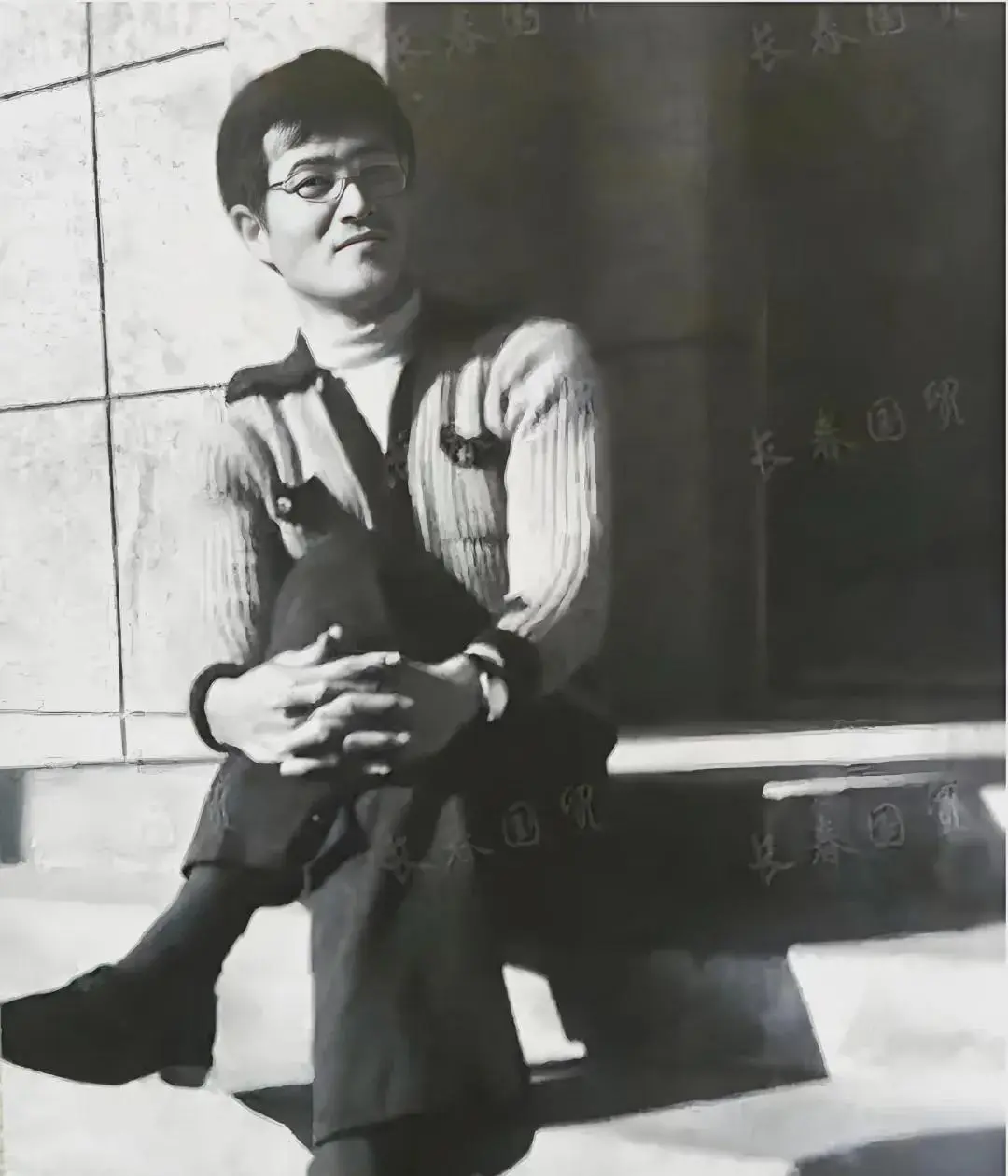 1977年的赵本山，正是20岁的年龄，当年也是小伙子帅呆了！