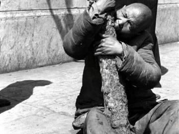 恐怖历史名词：两脚羊
两脚羊代指人，将人比喻为两条腿的羊。
羊可以杀来吃肉，两脚