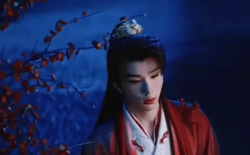 《朝雪录》原著之燕离
燕离是恭亲王燕涵之子，恭亲王燕涵谋逆。新皇燕淮亲自将他诛杀